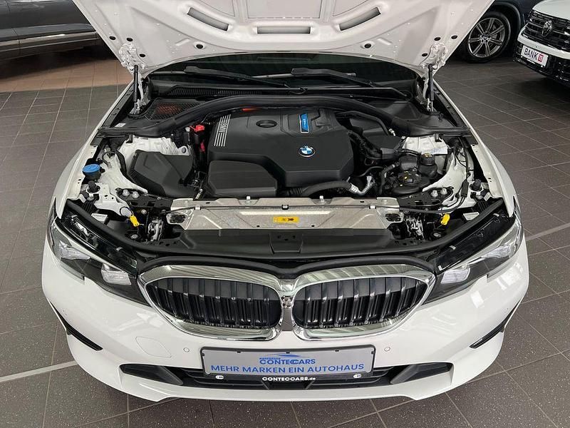 Gebraucht BMW 330e Advantage 184 PS (135 kW) 2022 Alpinweiss iii Kombi