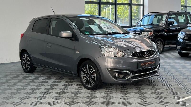 Grau Gebraucht 2018 Mitsubishi Space Star Edition Kleinwagen | 9.444 € (Guter Preis) - Bild 1/4