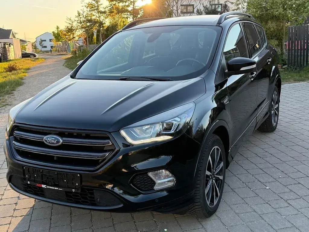 Gebraucht Ford Kuga ST-Line 150 PS (110 kW) 2020 Schwarz SUV