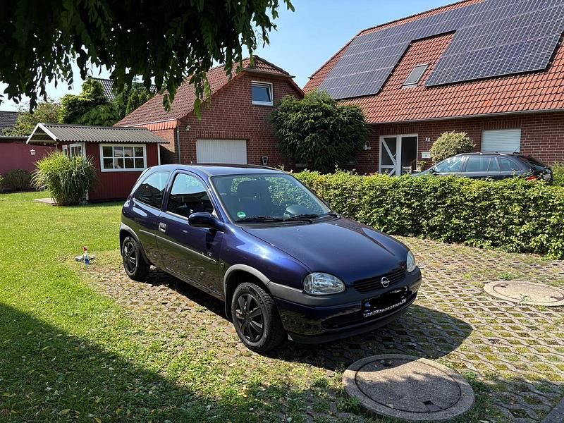 Blau Gebraucht 1999 Opel Corsa Kleinwagen | 1.400 € (Etwas zu teuer) - Bild 1/4