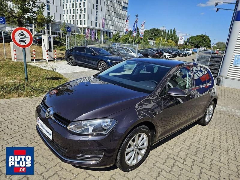 Grau Gebraucht 2015 VW Golf VII LOUNGE Limousine | 9.989 € (Fairer Preis) - Bild 1/4