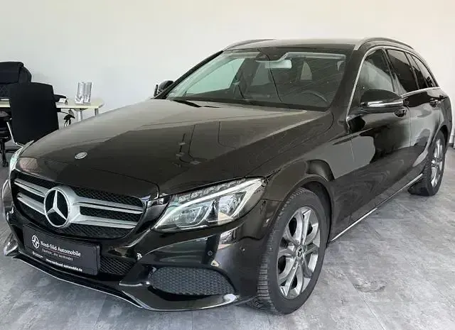 Gebraucht Mercedes C180 156 PS (114 kW) 2017 Schwarz Kombi
