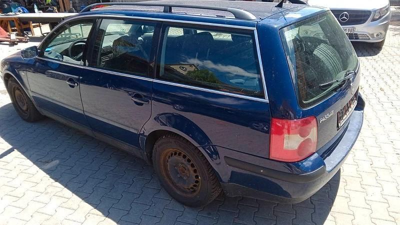 Gebraucht 2001 VW Passat Basis Limousine | 1.000 € (Superpreis) - Bild 1/4