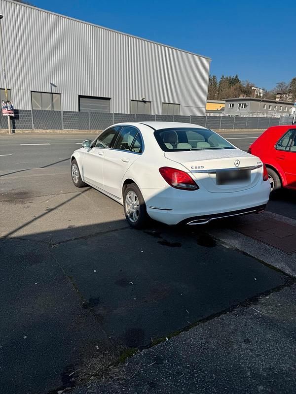 Gebraucht Mercedes C220 170 PS (125 kW) 2014 Weiß Limousine