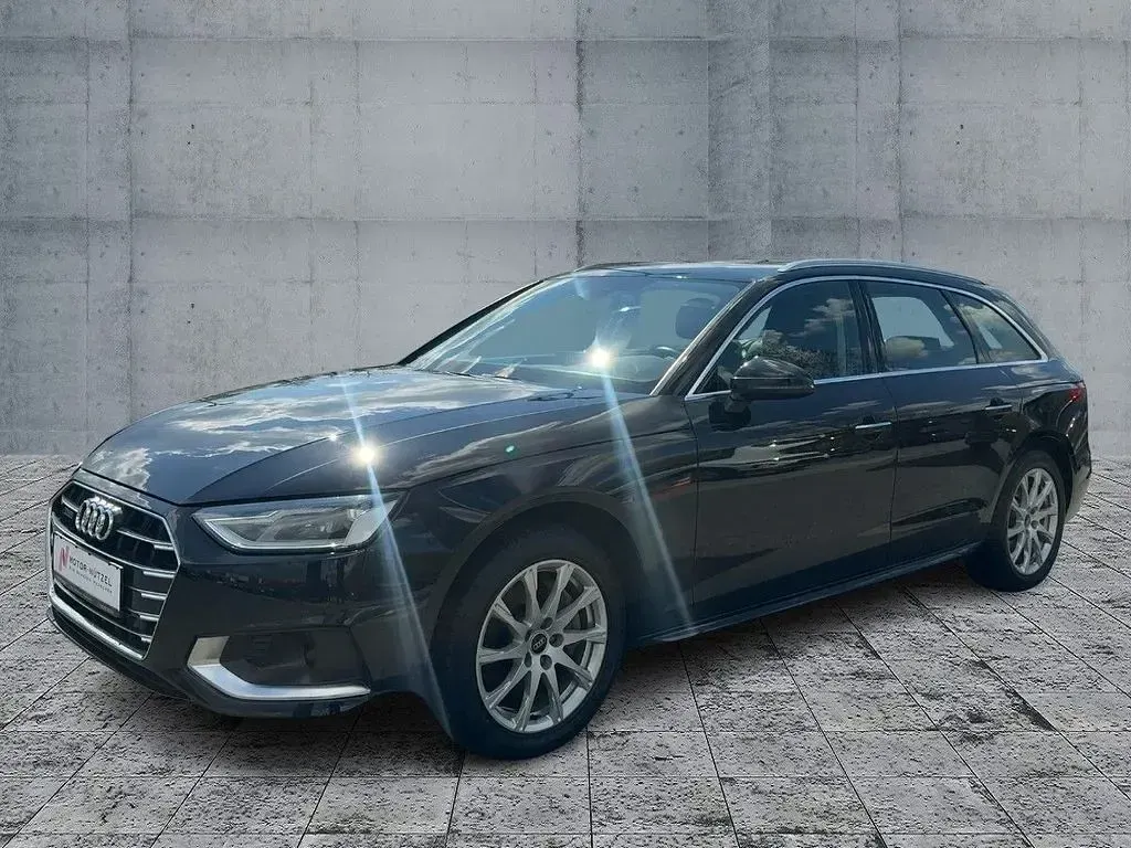 Używany Audi A4 Advanced Plus 204 KM (150 kW) 2022 Czarny Kombi