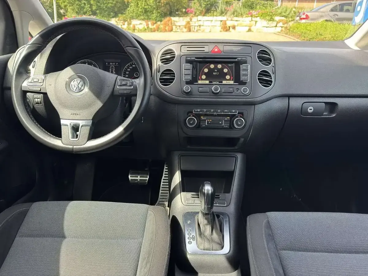 Gebraucht VW Golf Plus Style 122 PS (89 kW) 2011 Kaschmirbraun Van / Kleinbus