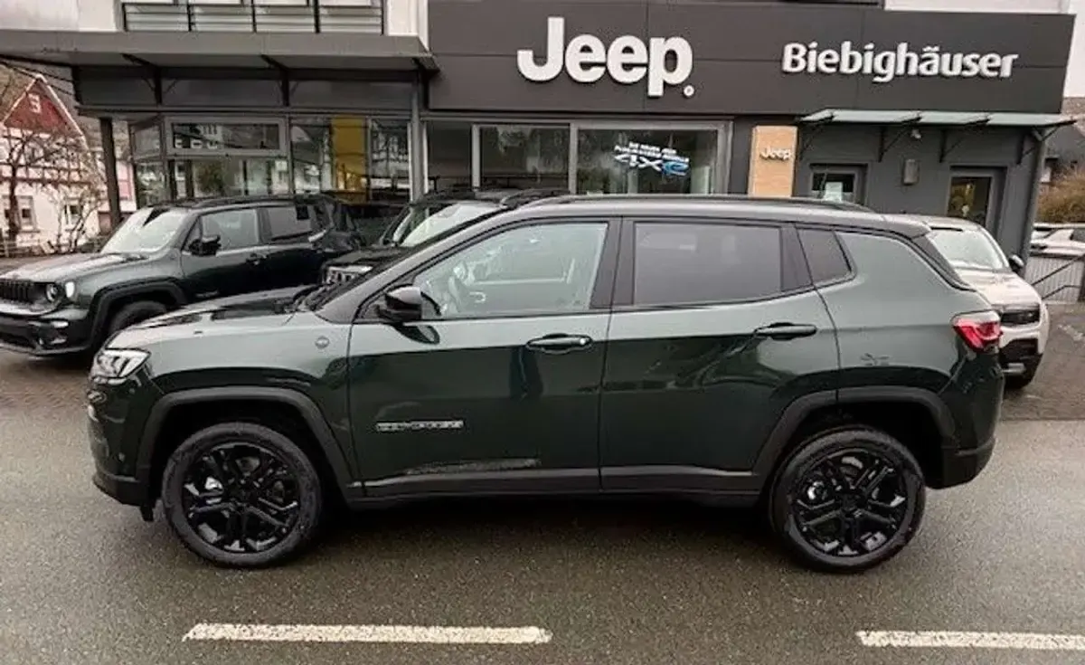 Uusi Jeep Compass North 131 HP (96 kW) 2025 Vihreä Katumaasturi