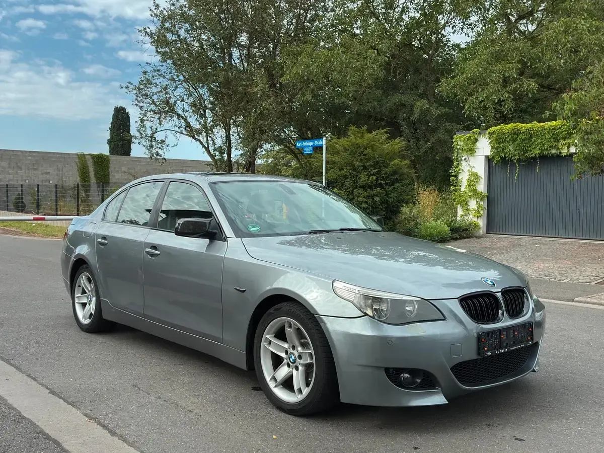 Gebraucht BMW 525 177 PS (130 kW) 2004 Grau Limousine