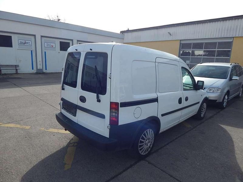 Gebraucht Opel Combo 75 PS (55 kW) 2010 Other Van / Kleinbus