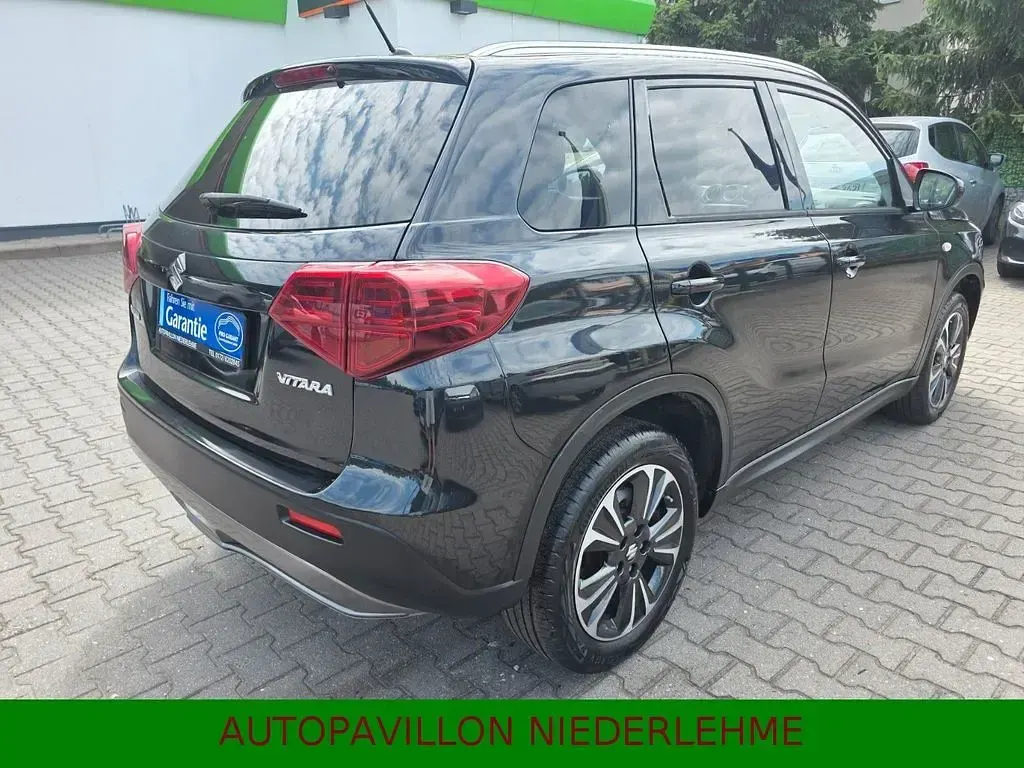 Gebraucht Suzuki Vitara 140 PS (102 kW) 2019 Schwarz SUV