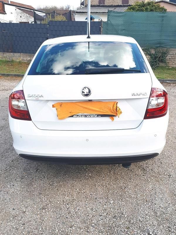 Gebraucht Skoda Rapid 110 PS (80 kW) 2018 Weiß Kleinwagen