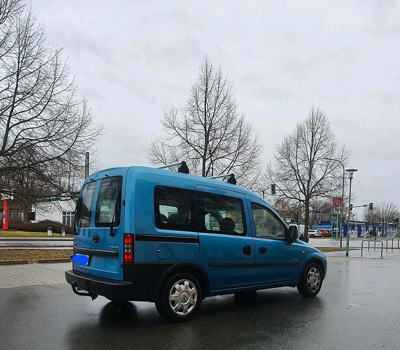 Gebraucht Opel Combo 84 PS (61 kW) 2003 Blau Van / Kleinbus