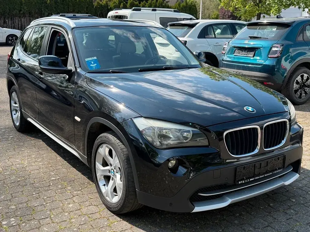 Gebraucht BMW X1 xLine 143 PS (105 kW) 2011 Saphirschwarz (metallic) SUV