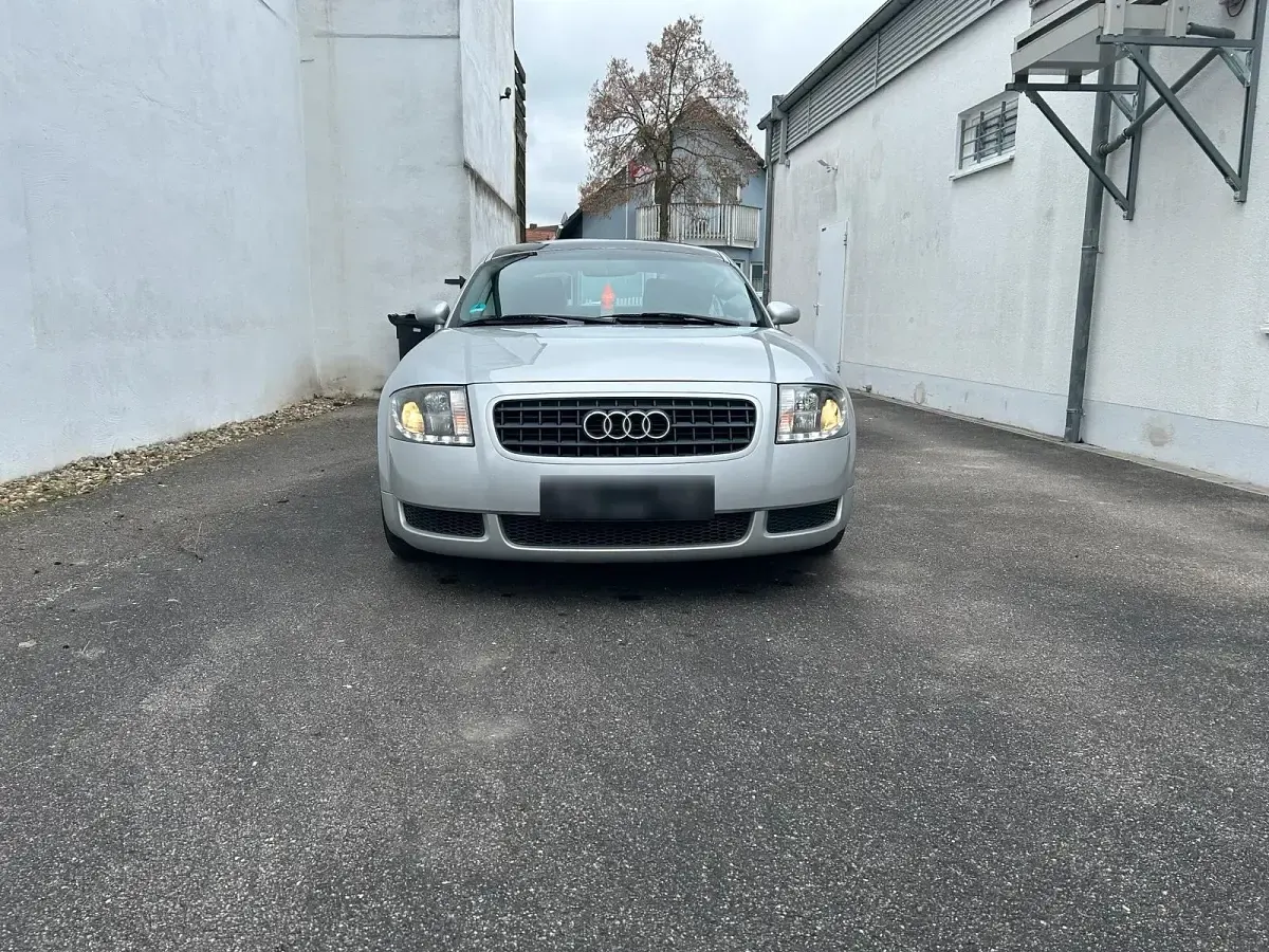 Gebraucht Audi TT Basis 180 PS (132 kW) 1999 Silber Coupé