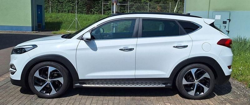 Weiß Gebraucht 2017 Hyundai Tucson Premium SUV | 17.999 € (Fairer Preis) - Bild 1/4
