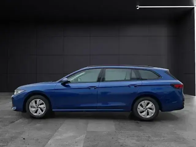 Gebraucht VW Passat 150 PS (110 kW) 2025 Reef blue metallic Kombi