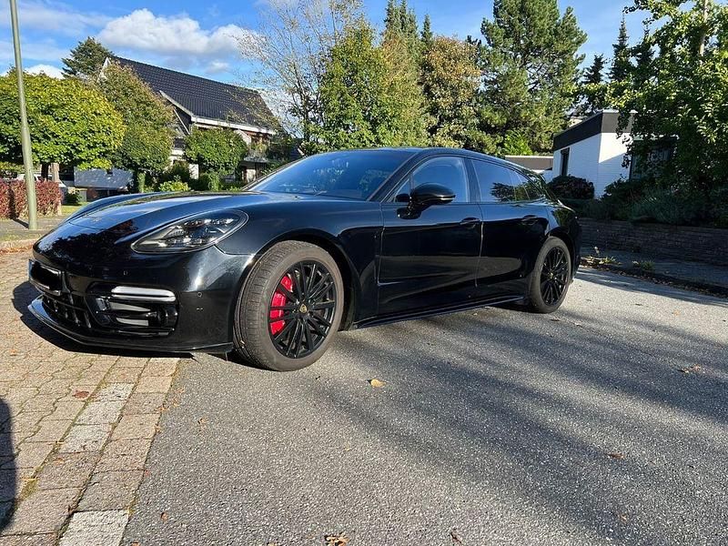 Schwarz Gebraucht 2018 Porsche Panamera GTS Sport Turismo Limousine | 64.000 € - Bild 1/4