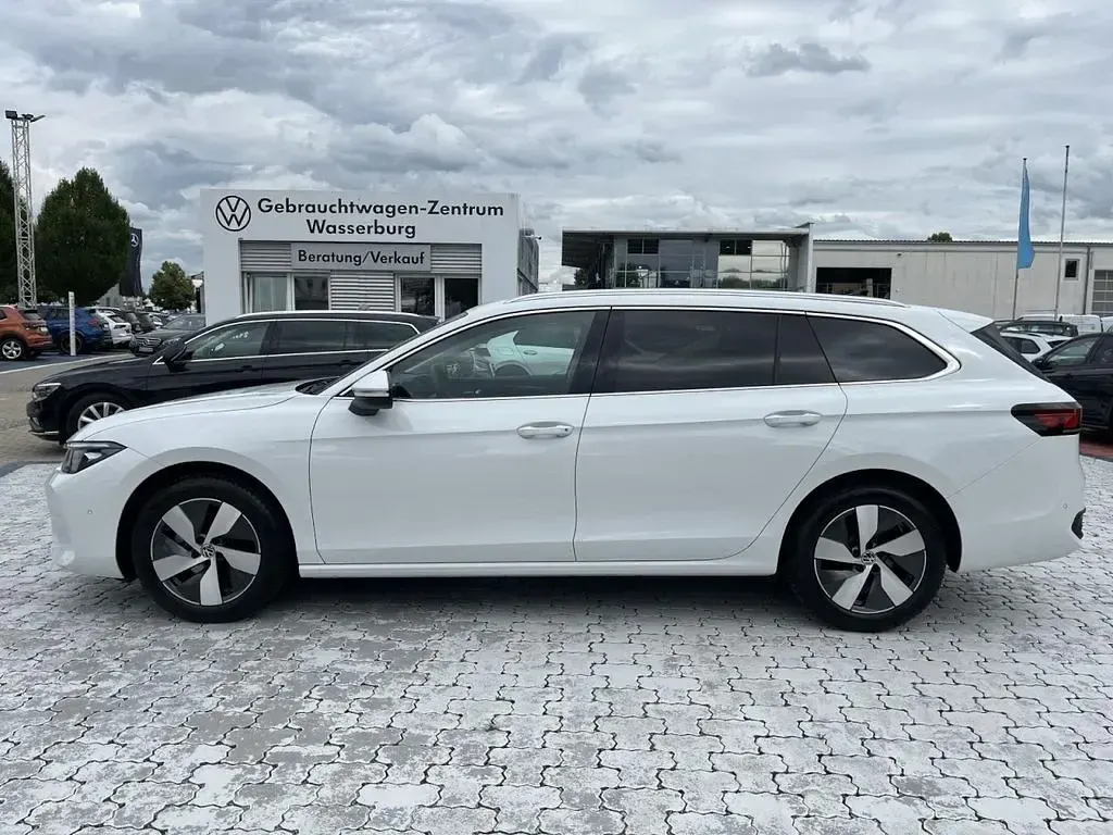 Gebraucht VW Passat Business 150 PS (110 kW) 2025 Pure white (weiß) Kombi