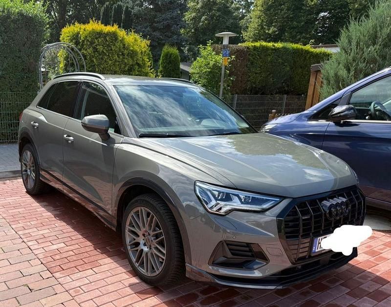 Grau Gebraucht 2019 Audi Q3 Advanced SUV | 27.800 € (Fairer Preis) - Bild 1/4
