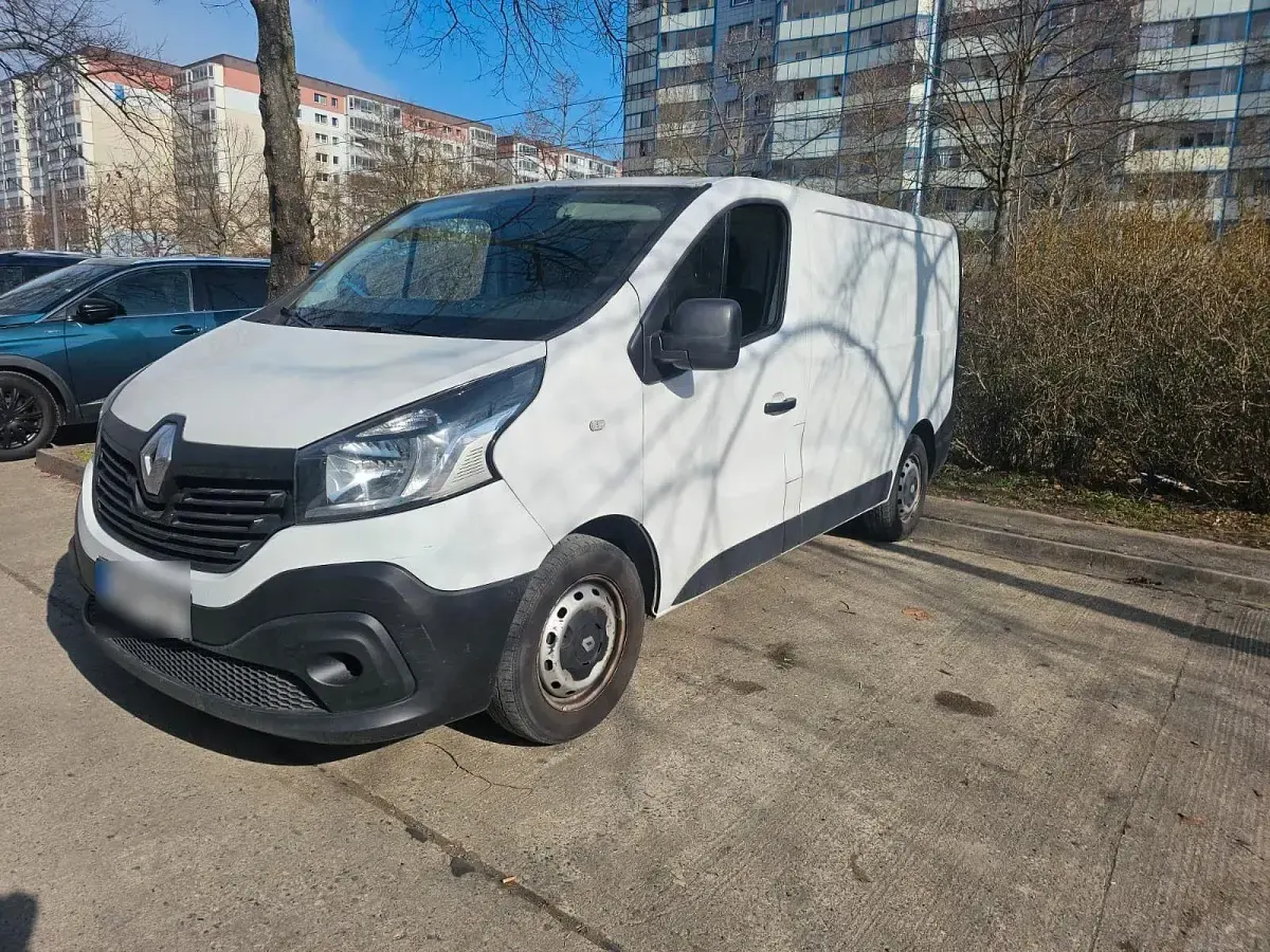 Gebraucht Renault Trafic 95 PS (69 kW) 2016 Weiß Van / Kleinbus