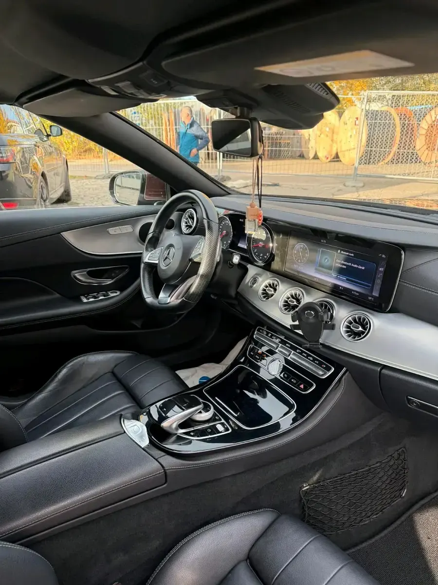 Gebraucht Mercedes E300 256 PS (188 kW) 2018 Andere farben Cabrio