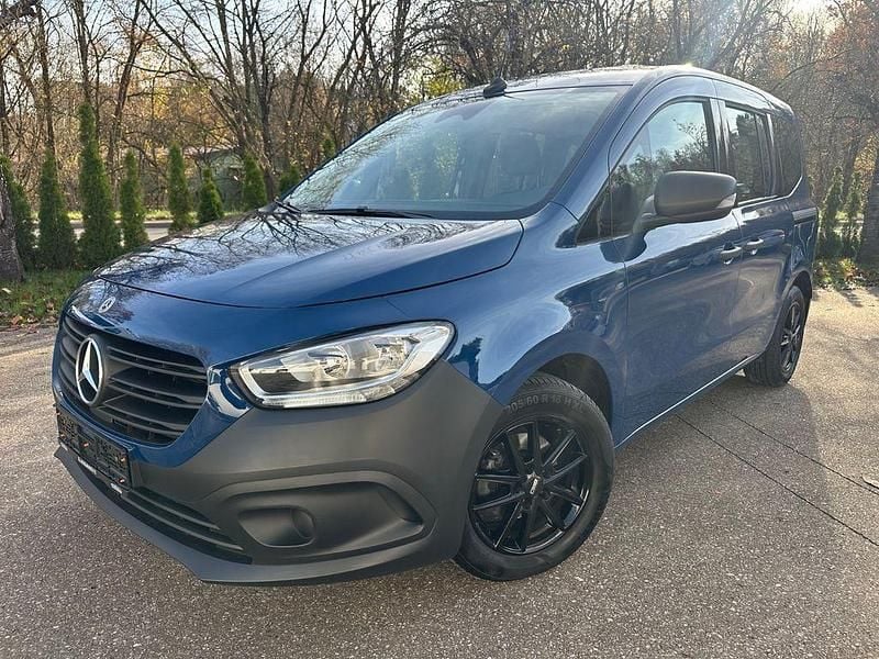 Lackfarbe noseanblau mb 5654 Gebraucht 2021 Mercedes Citan 110 Kombi | 17.900 € (Fairer Preis) - Bild 1/4