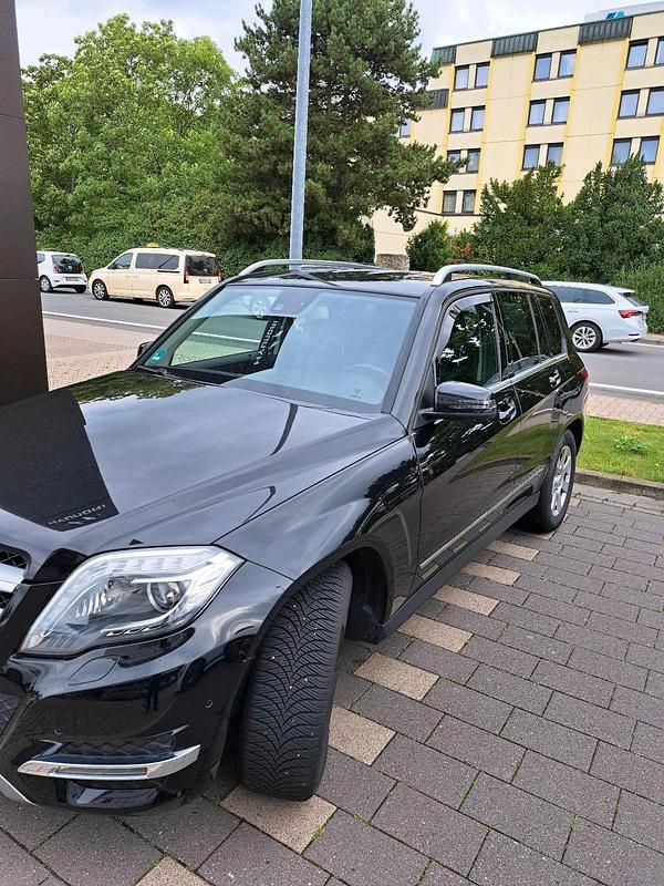 Schwarz Gebraucht 2014 Mercedes GLK220 SUV | 16.490 € (Fairer Preis) - Bild 1/4