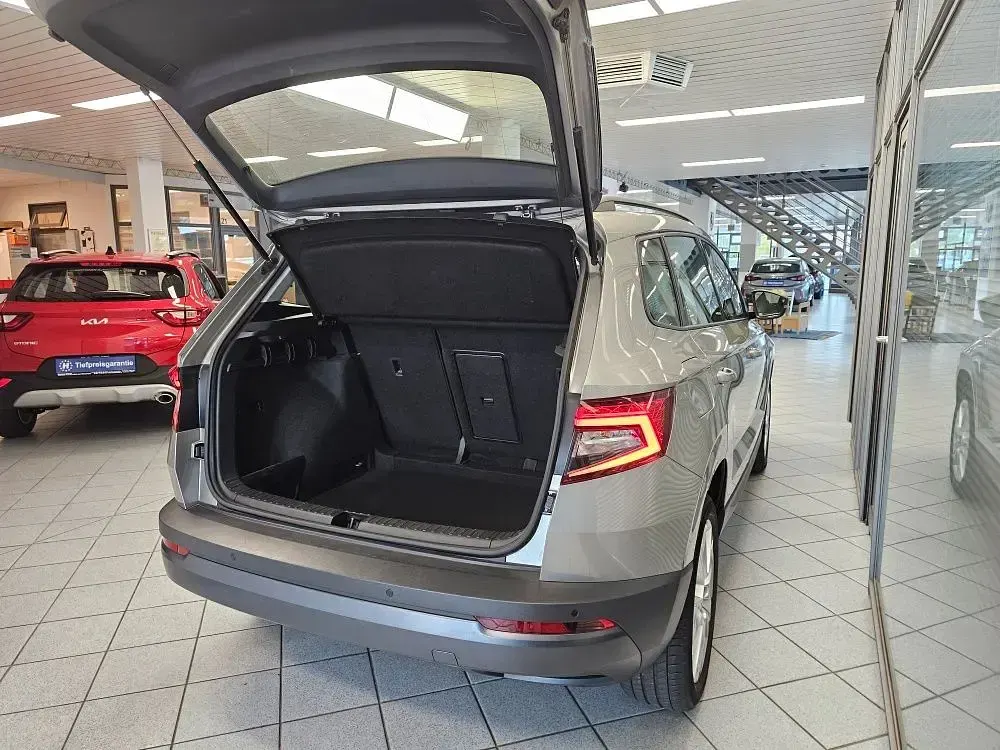 Gebraucht Skoda Karoq Style 150 PS (110 kW) 2018 Cappucinobeigemet. (metallic) SUV