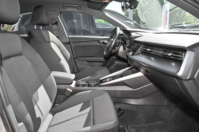Gebraucht Audi A3 Sportback Advanced 110 PS (80 kW) 2021 Grau Kleinwagen