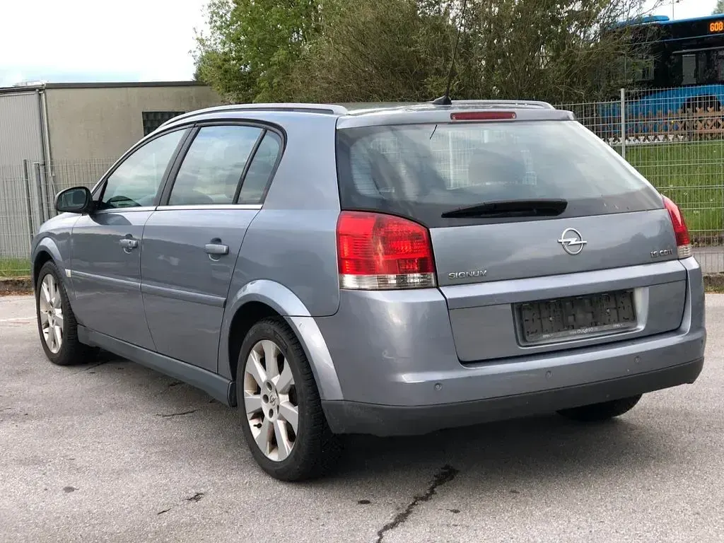 Gebraucht Opel Signum Edition 150 PS (110 kW) 2006 Grau Kleinwagen