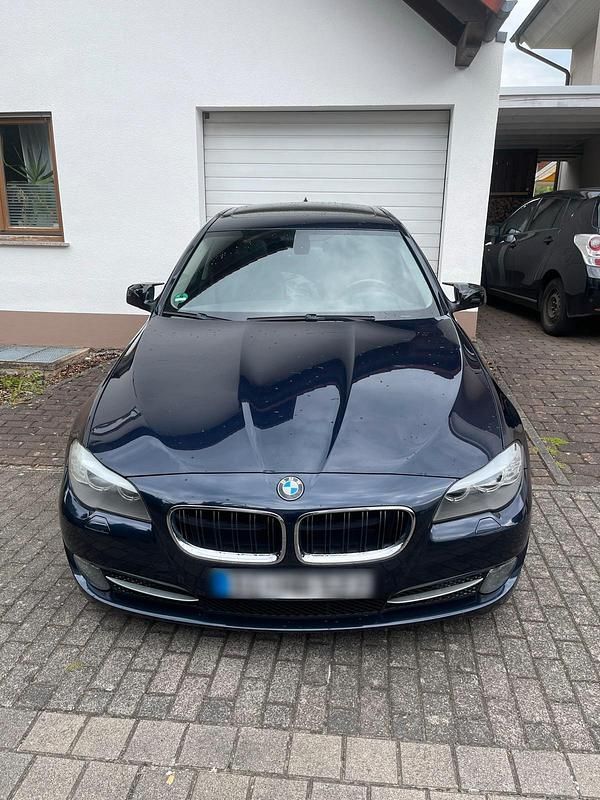 Blau Gebraucht 2011 BMW 523 Limousine | 10.500 € (Teuer) - Bild 1/4