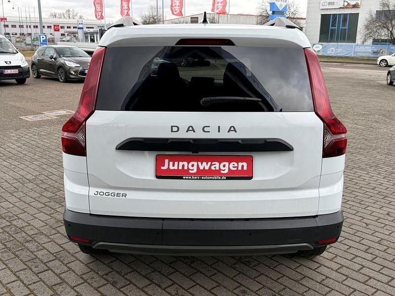 Gebraucht Dacia Jogger Extreme 101 PS (74 kW) 2022 Weiß Van / Kleinbus