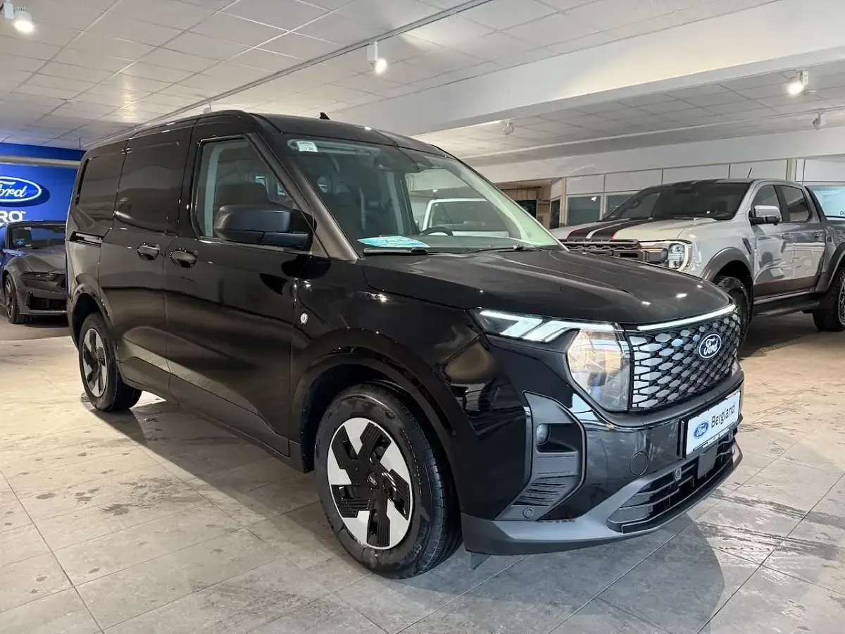 Nowe Ford Transit Trend 100 kW (136 KM) 2026 Czarny Van
