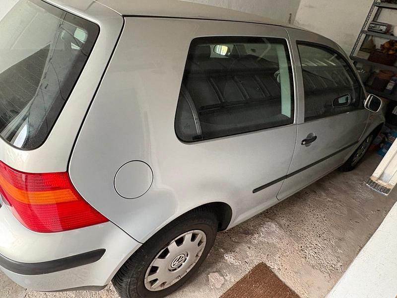 Gebraucht VW Golf III 75 PS (55 kW) 1998 Silber Kleinwagen