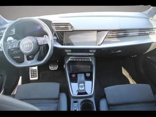 Gebraucht Audi RS3 Ambiente 400 PS (294 kW) 2023 Manufacturer Limousine