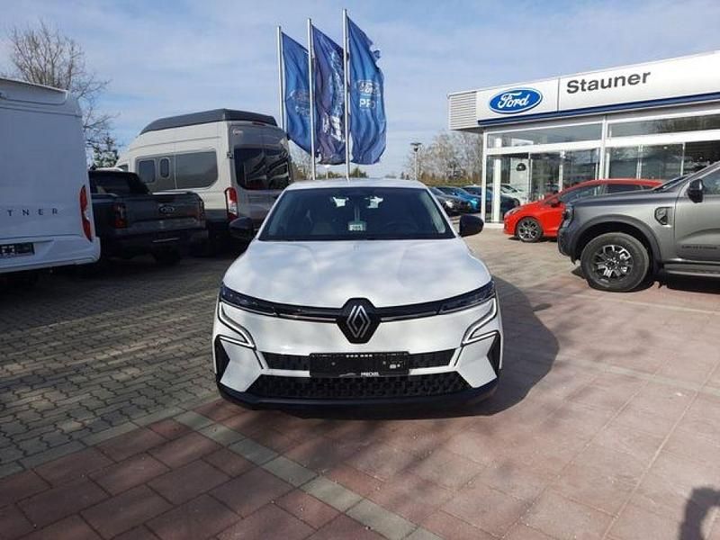 Gebraucht Renault Mégane IV Equilibre 96 kW (131 PS) 2022 Gletscherweiss (metallic) Limousine