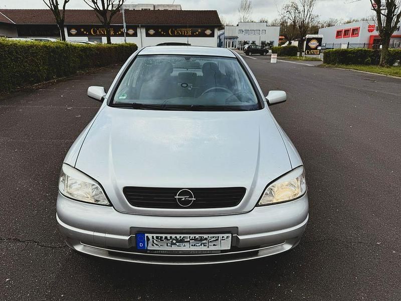 Gebraucht Opel Astra Selection 101 PS (74 kW) 2002 Silber Limousine