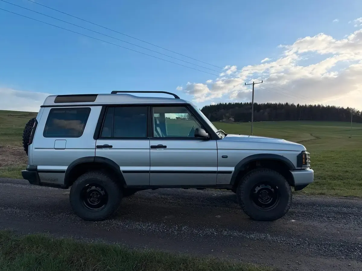 Gebraucht Land Rover Discovery 2 139 PS (102 kW) 2003 Silber SUV