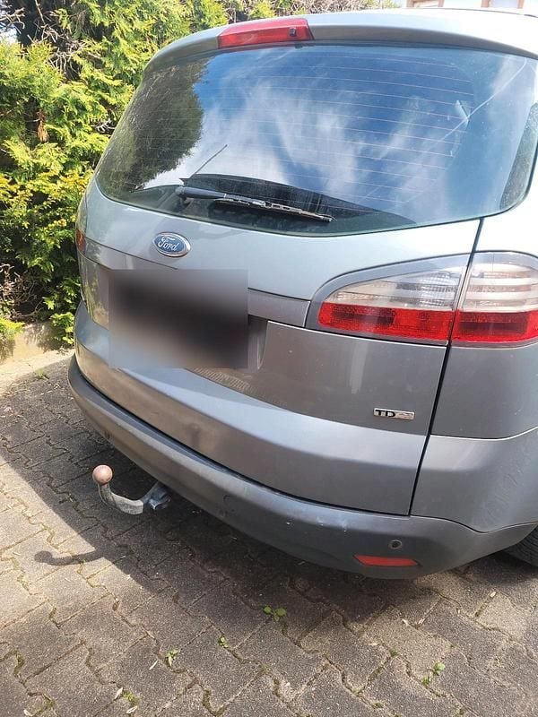 Second-hand Ford S-MAX S 140 CP (102 kW) 2008 Argintiu Monovolum