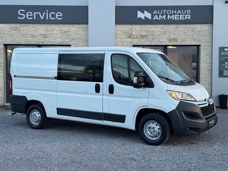 Weiß Gebraucht 2016 Citroën Jumper Van / Kleinbus | 13.999 € (Guter Preis) - Bild 1/4