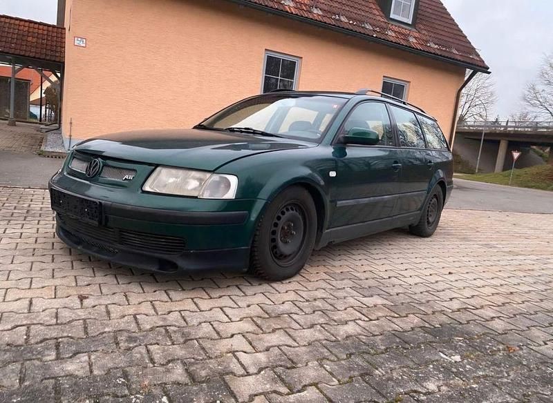 Gebraucht VW Passat Comfortline 116 PS (85 kW) 2000 Grün Kombi