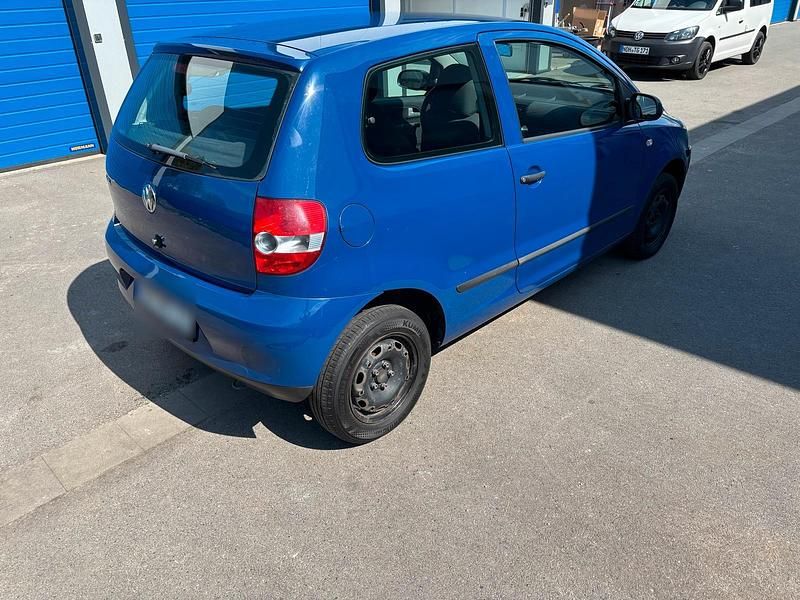 Second-hand VW Fox 55 CP (40 kW) 2006 Albastru Hatchback