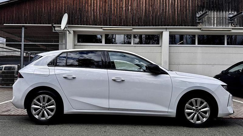 Gebraucht Opel Astra Elegance 131 PS (96 kW) 2023 Weiß Limousine