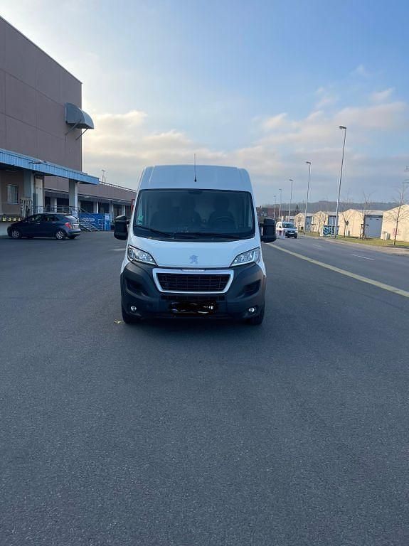 Gebraucht Peugeot Boxer 131 PS (96 kW) 2018 Weiß Van