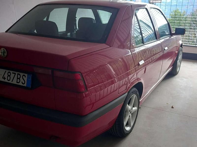 Schwarz Gebraucht 1992 Alfa Romeo 155 Limousine | 21.000 € - Bild 1/4