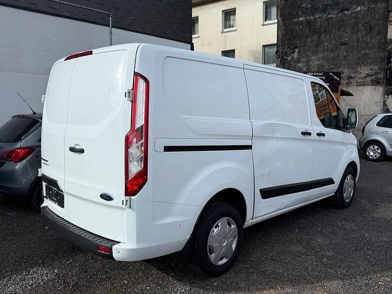 Gebraucht Ford Transit Custom 131 PS (96 kW) 2020 Weiß Limousine