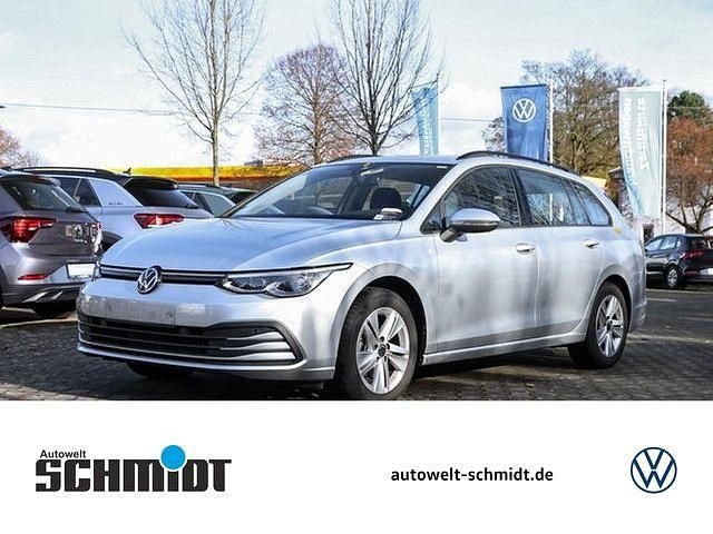 Reflexsilber metallic Gebraucht 2023 VW Golf VIII Life Kombi | 24.822 € (Fairer Preis) - Bild 1/4