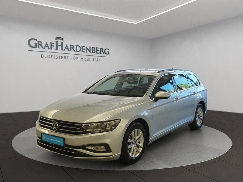 Silber Gebraucht 2021 VW Passat Business Kombi | 21.460 € (Fairer Preis) - Bild 1/4