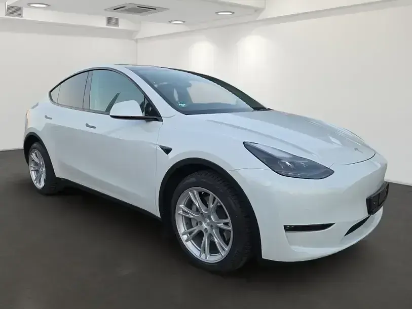 Gebraucht Tesla Model Y 378 kW (514 PS) 2022 Sonderlackierung perlweiß (metallic) SUV