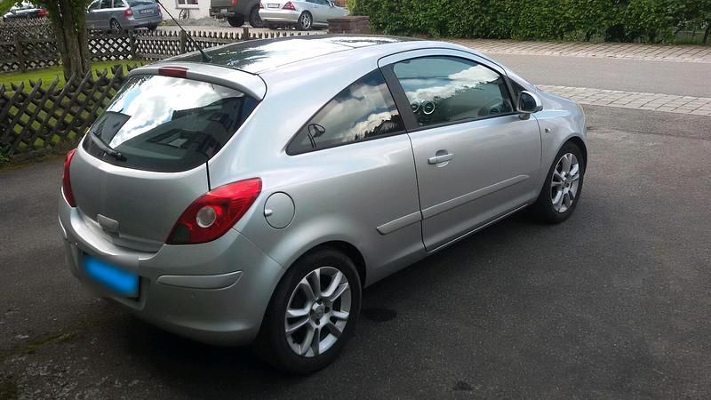 Gebraucht Opel Corsa Catch Me 90 PS (66 kW) 2007 Silber Kleinwagen
